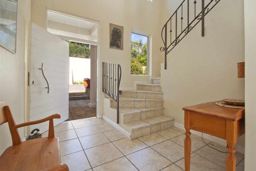To Let 4 Bedroom Property for Rent in Belvedere Western Cape